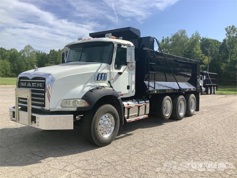 Mack GU813 Granite Tri/A Dump Truck Billenő teherautók