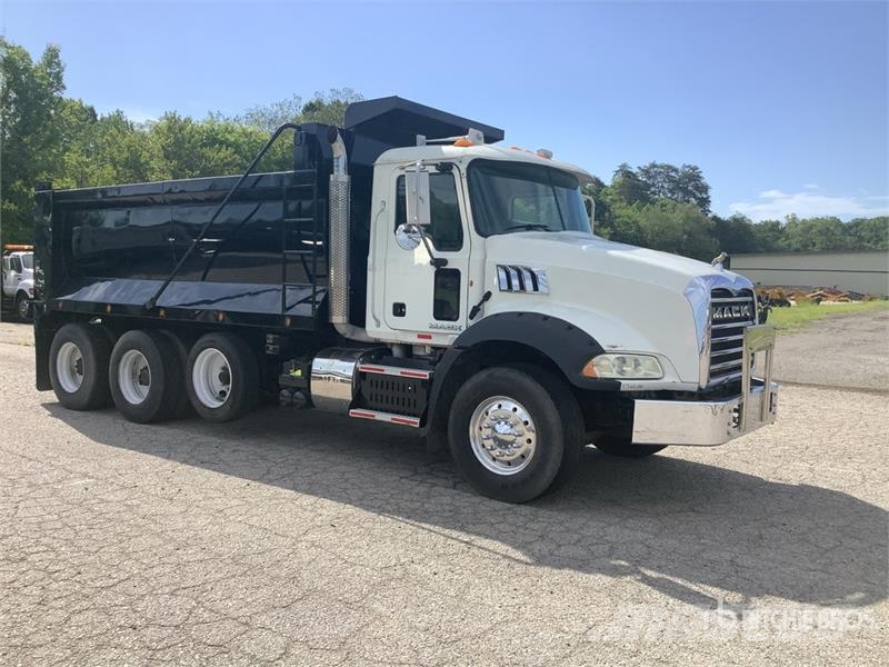 Mack GU813 Granite Tri/A Dump Truck Billenő teherautók