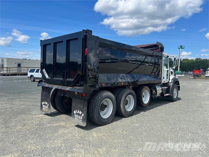 Mack GU813 Granite Tri/A Dump Truck Camion ribaltabili