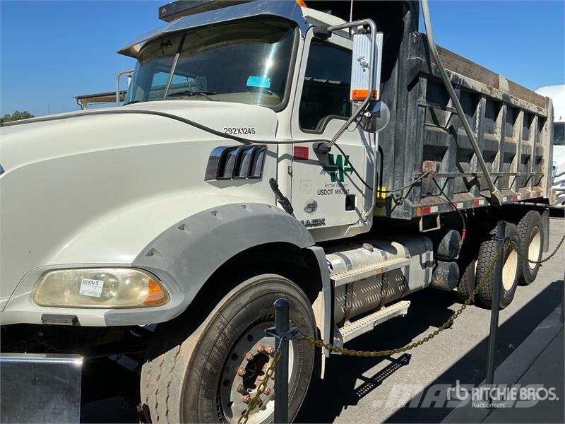 Mack GU813 Van Truck Sanduk kamioni