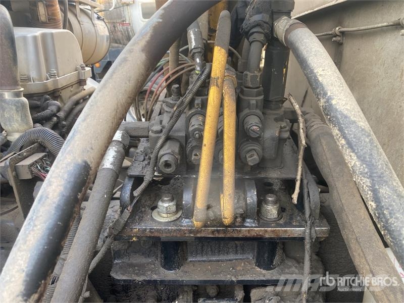 Mack LEU613 폐기물 수거 트럭