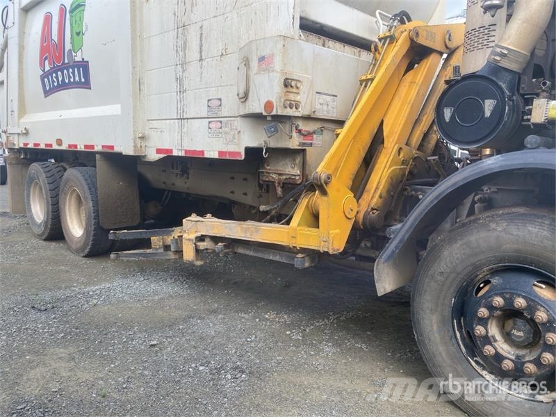 Mack LEU613 폐기물 수거 트럭