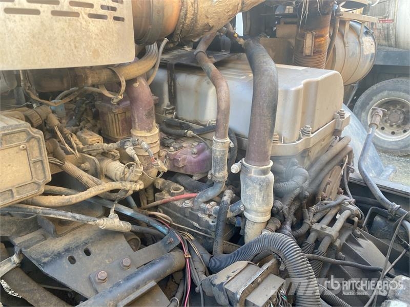Mack LEU613 폐기물 수거 트럭