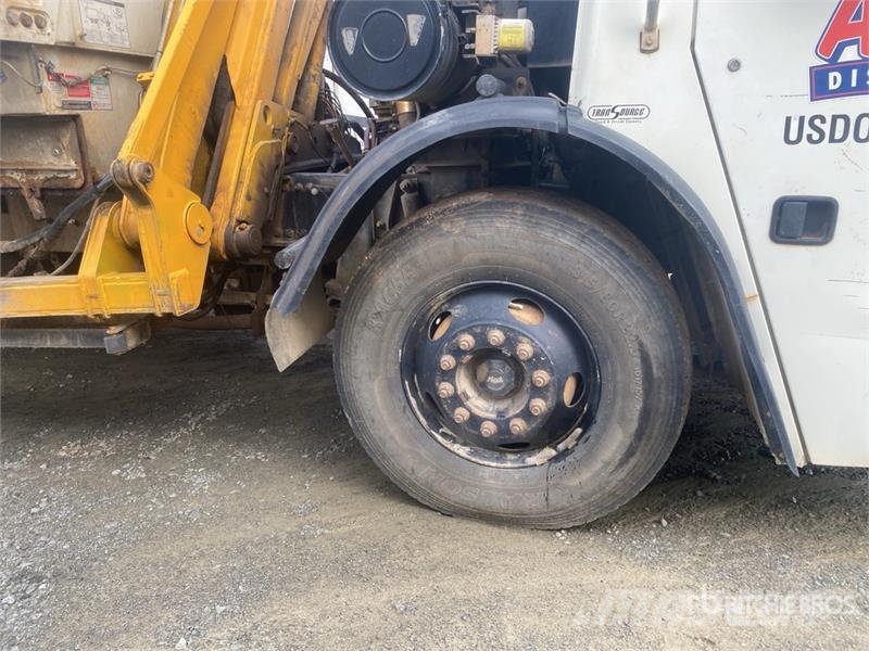 Mack LEU613 폐기물 수거 트럭