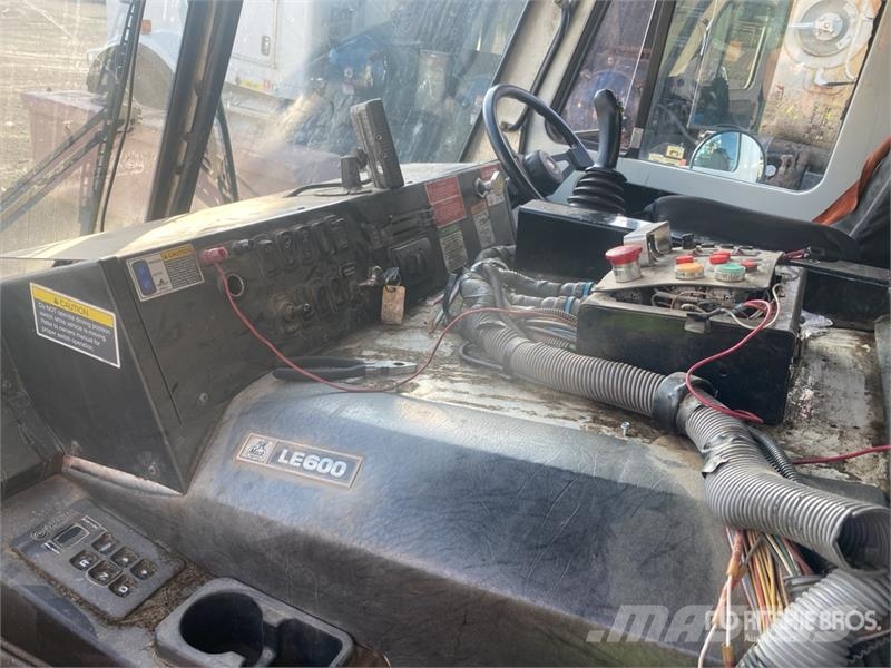 Mack LEU613 폐기물 수거 트럭