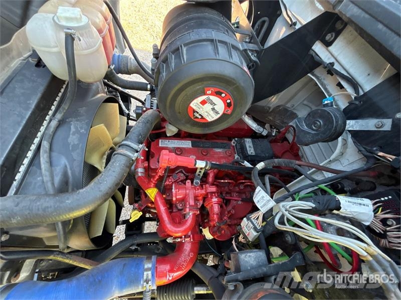 Mack MD 4x2 Van Truck Samochody ciężarowe ze skrzynią zamkniętą