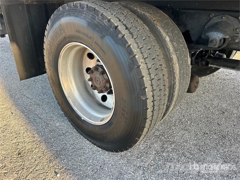 Mack MD 4x2 Van Truck Camiones caja cerrada