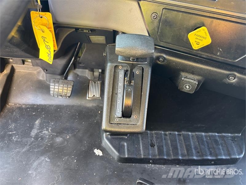 Mack MD 4x2 Van Truck Samochody ciężarowe ze skrzynią zamkniętą