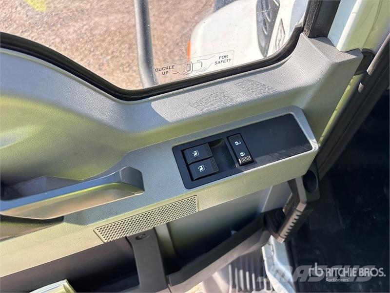 Mack MD 4x2 Van Truck Samochody ciężarowe ze skrzynią zamkniętą