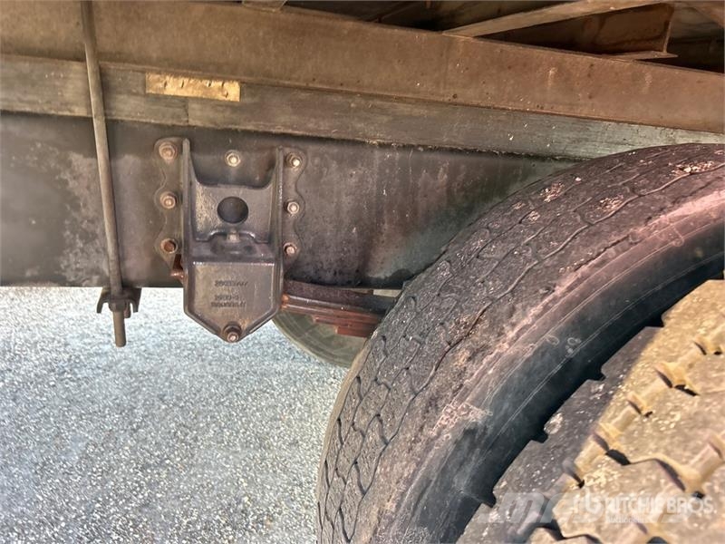 Mack MD 4x2 Van Truck Camiones caja cerrada