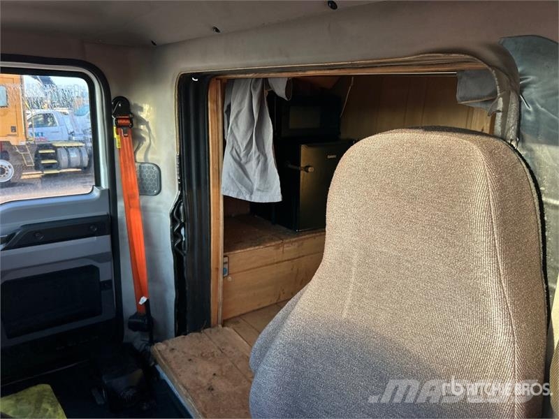 Mack MD 4x2 Van Truck Camiones caja cerrada