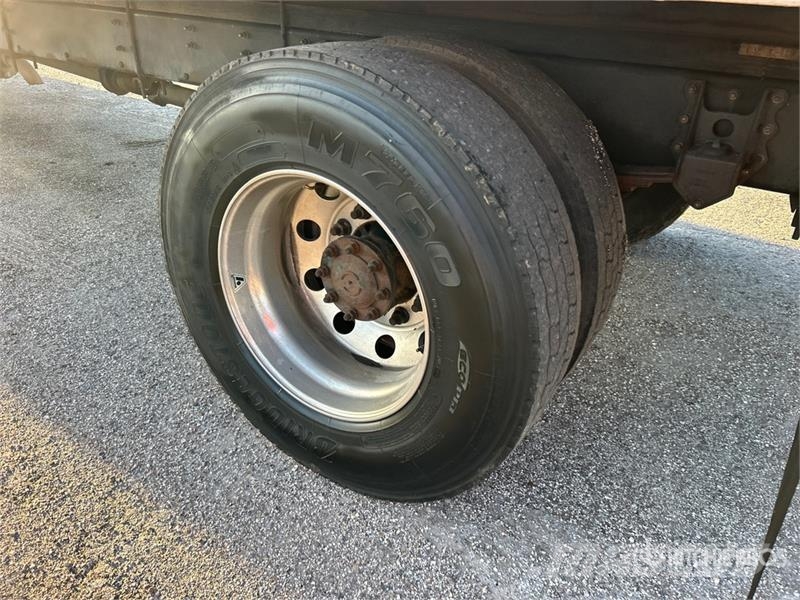 Mack MD 4x2 Van Truck Camiones caja cerrada