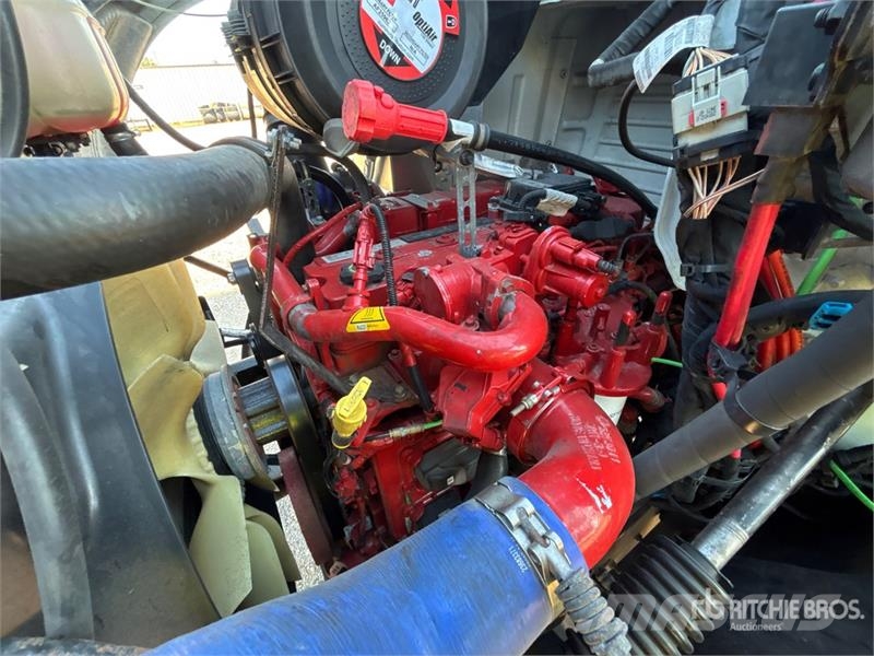 Mack MD 4x2 Van Truck Samochody ciężarowe ze skrzynią zamkniętą