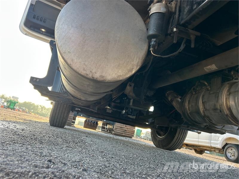 Mack MD 4x2 Van Truck Camiones caja cerrada