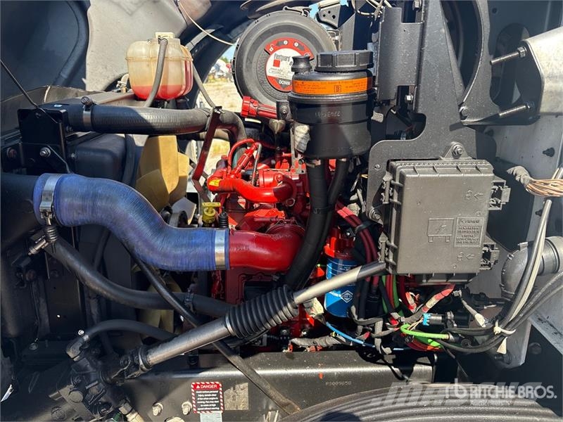 Mack MD 4x2 Van Truck شاحنات ذات هيكل صندوقي