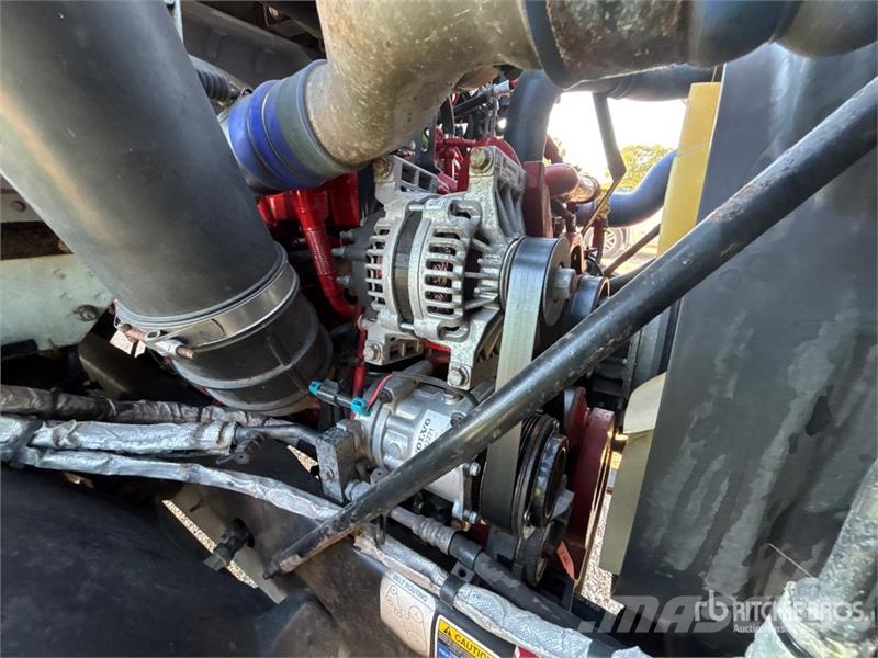 Mack MD 4x2 Van Truck Samochody ciężarowe ze skrzynią zamkniętą