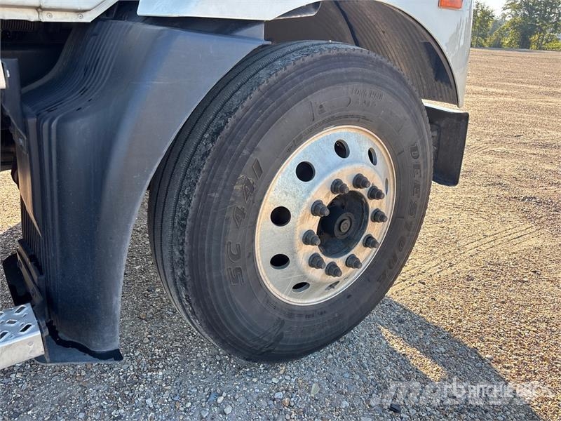 Mack MD 4x2 Van Truck Samochody ciężarowe ze skrzynią zamkniętą