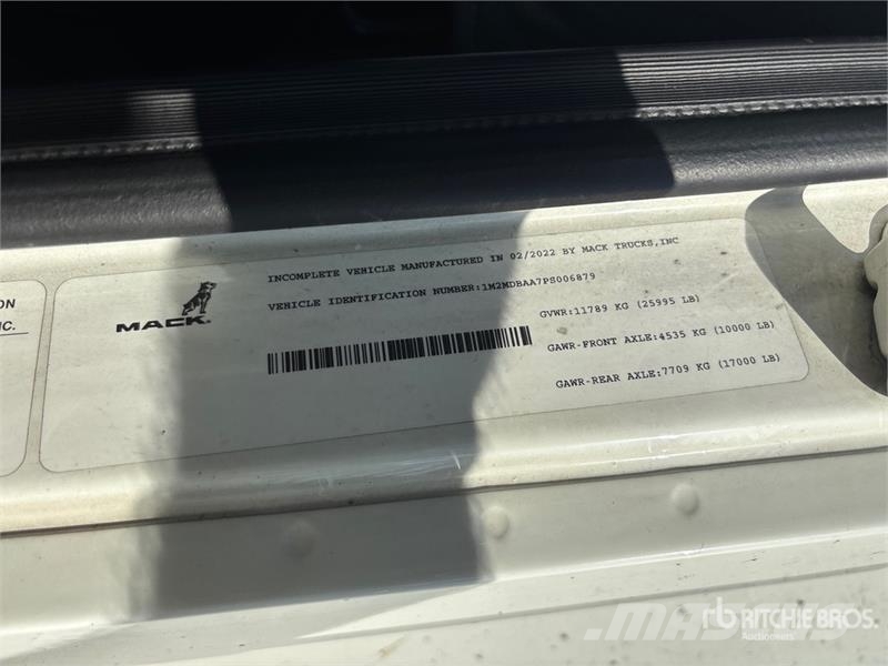 Mack MD 4x2 Van Truck Samochody ciężarowe ze skrzynią zamkniętą