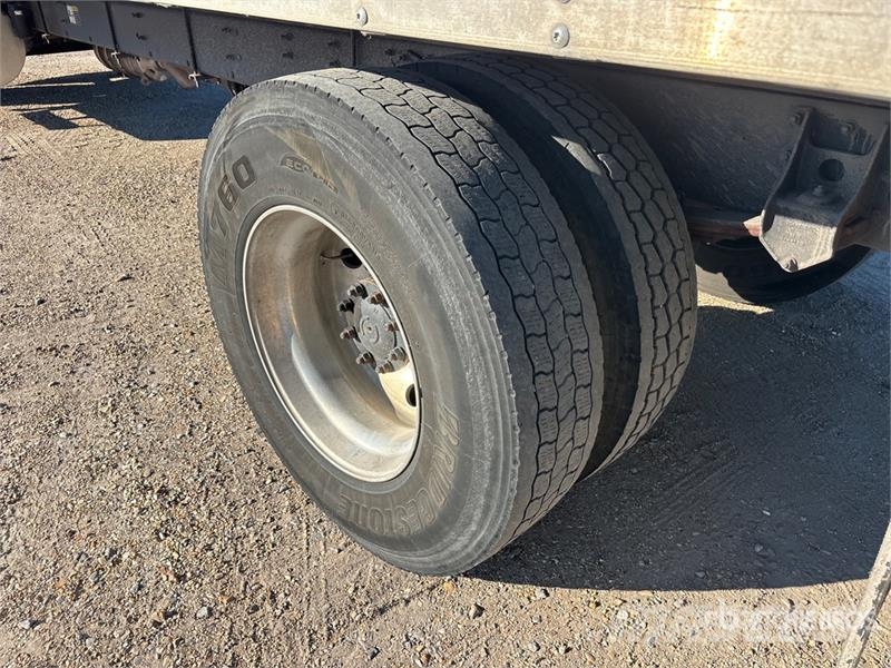 Mack MD 4x2 Van Truck Samochody ciężarowe ze skrzynią zamkniętą