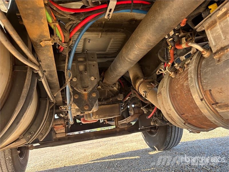 Mack MD 4x2 Van Truck Samochody ciężarowe ze skrzynią zamkniętą