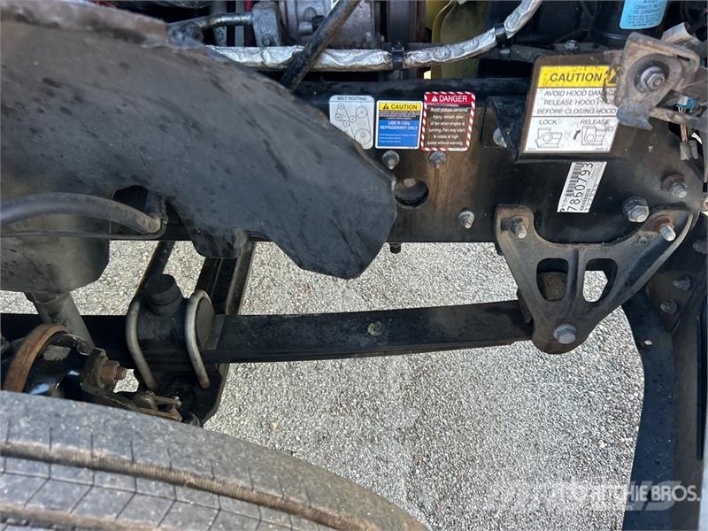 Mack MD 4x2 Van Truck Camiones caja cerrada