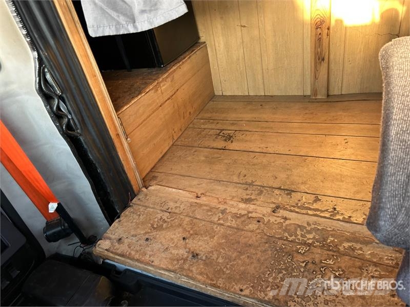 Mack MD 4x2 Van Truck Camiones caja cerrada