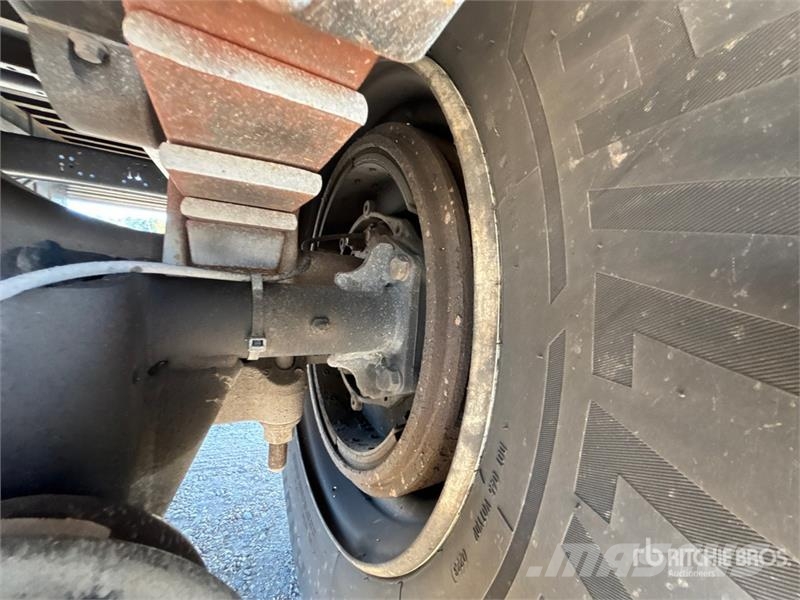 Mack MD 4x2 Van Truck Samochody ciężarowe ze skrzynią zamkniętą