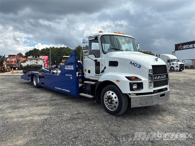 Mack MD6 4x2 Car Carrier Truck Autotransporter