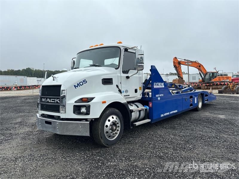 Mack MD6 4x2 Car Carrier Truck Oprijwagen