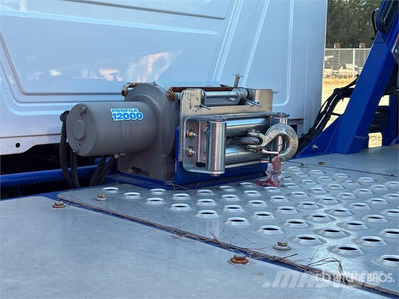Mack MD6 4x2 Car Carrier Truck Trasportatore per veicoli