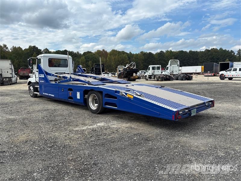 Mack MD6 4x2 Car Carrier Truck Autotransporter