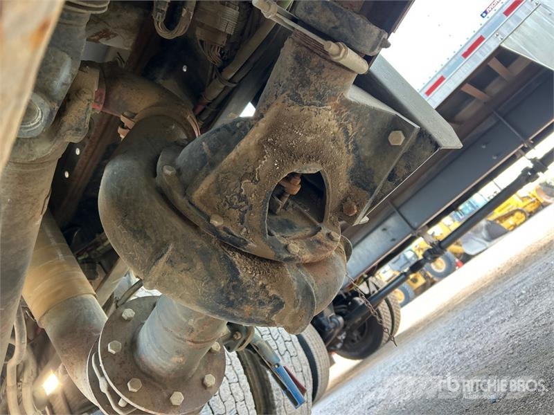 Mack MD624R 2000 gal 4x2 Water Truck Tankvogne - vand