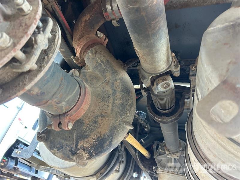 Mack MD624R 2000 gal 4x2 Water Truck Tankvogne - vand