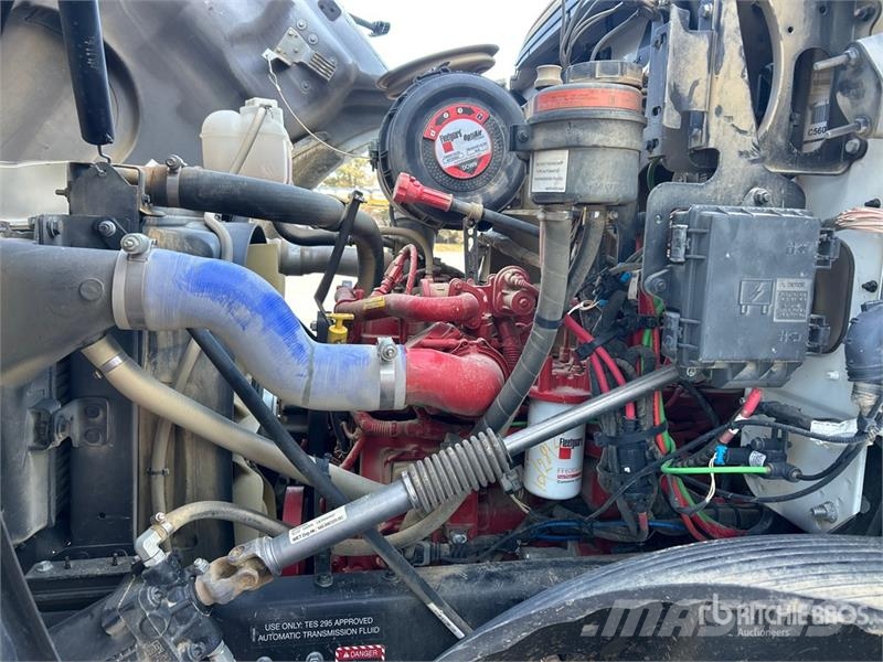 Mack MD624R 2000 gal 4x2 Water Truck Tankvogne - vand