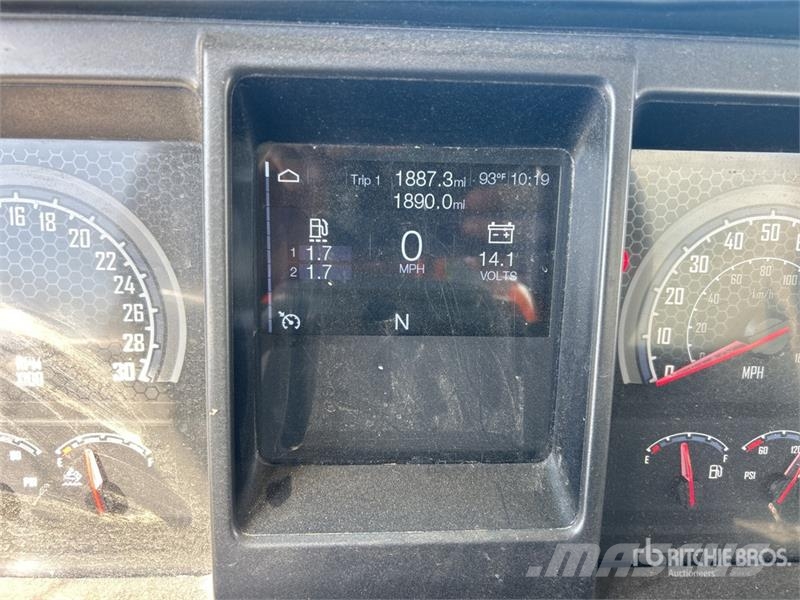 Mack MD624R 4x2 Water Truck Tovornjaki za vodo