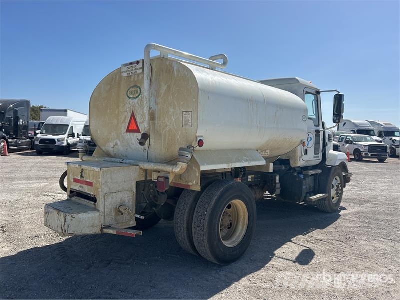 Mack MD624R 4x2 Water Truck Tovornjaki za vodo