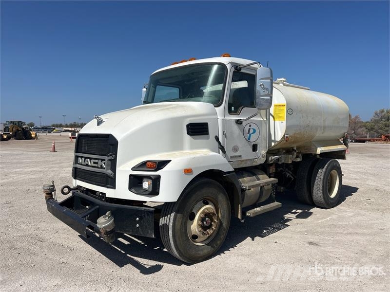 Mack MD624R 4x2 Water Truck Tovornjaki za vodo