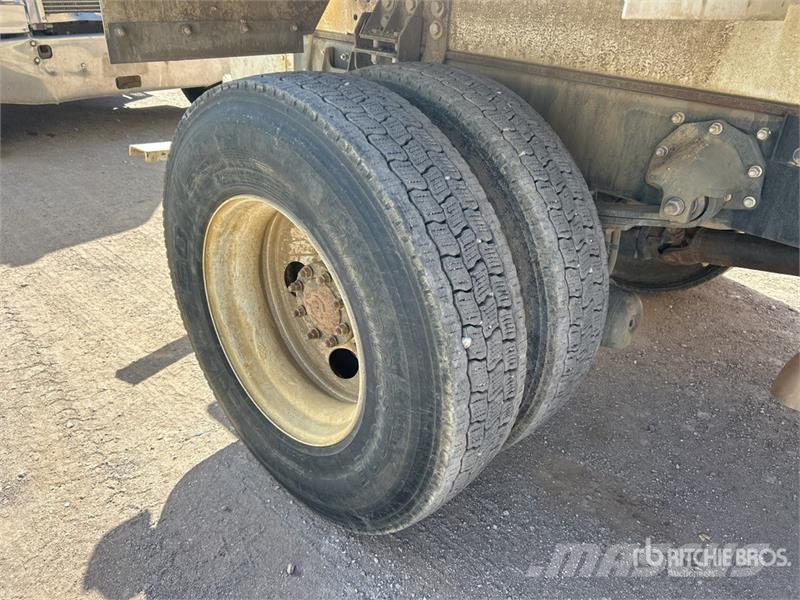 Mack MD624R 4x2 Water Truck Tovornjaki za vodo