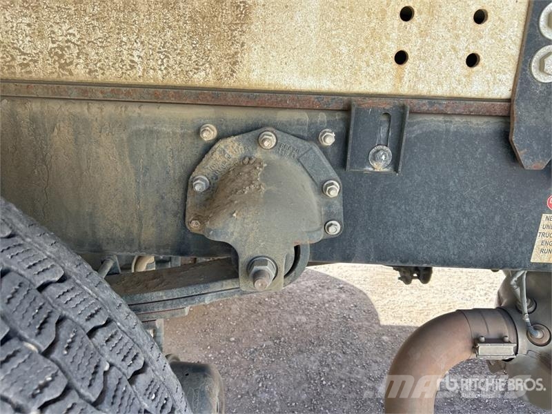 Mack MD624R 4x2 Water Truck Tovornjaki za vodo