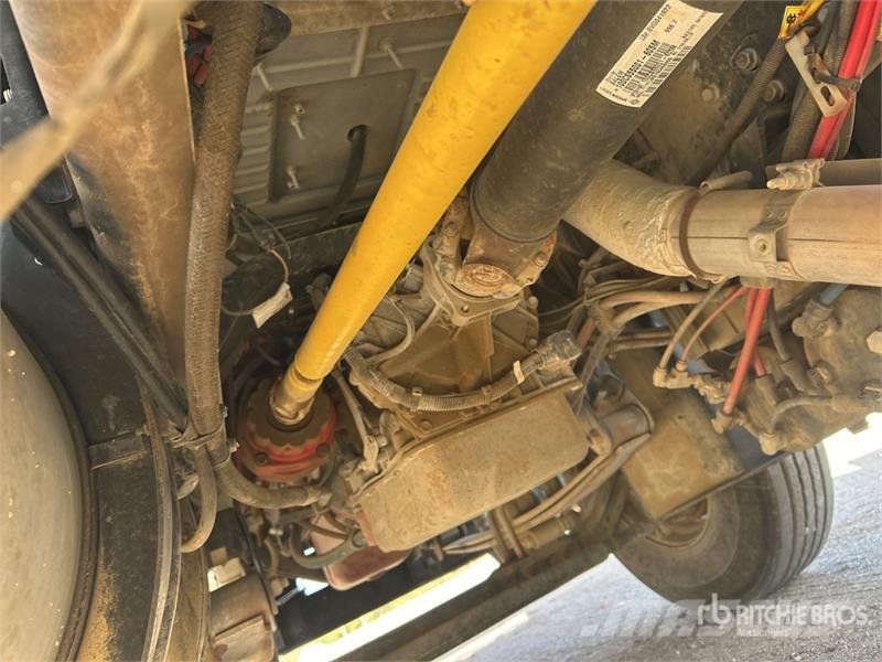 Mack MD624R 4x2 Water Truck Tovornjaki za vodo