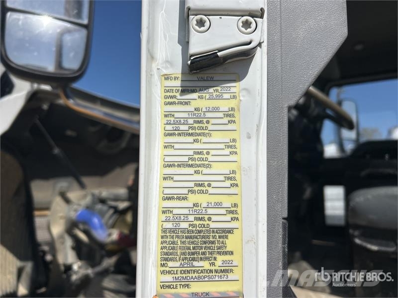 Mack MD624R 4x2 Water Truck Tovornjaki za vodo