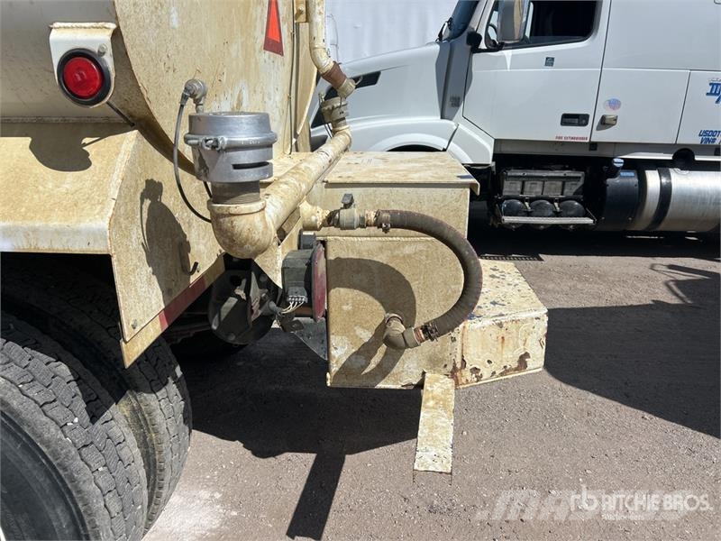 Mack MD624R 4x2 Water Truck Tovornjaki za vodo
