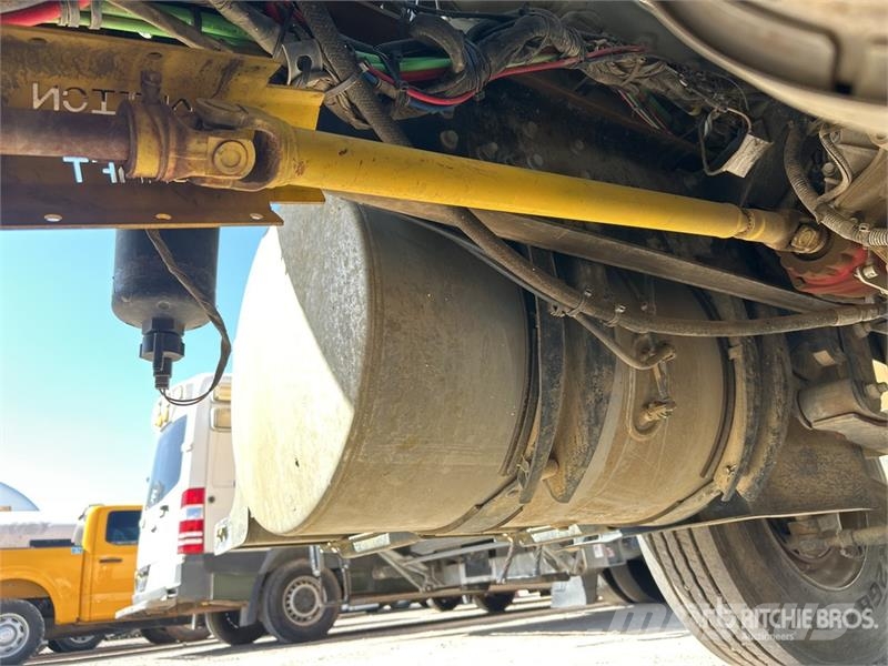 Mack MD624R 4x2 Water Truck Tovornjaki za vodo