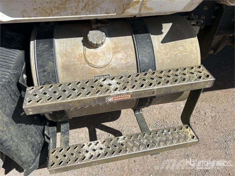 Mack MD624R 4x2 Water Truck Tovornjaki za vodo