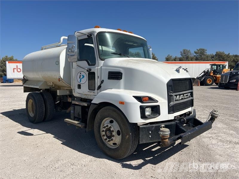 Mack MD624R 4x2 Water Truck Tovornjaki za vodo