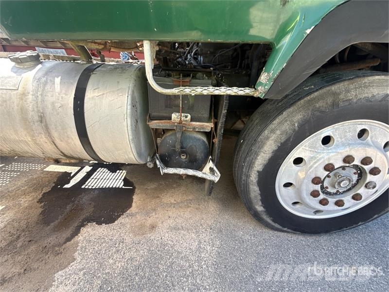 Mack MH600 6x4 T/A Cabover w/ Sleeper Dragbilar