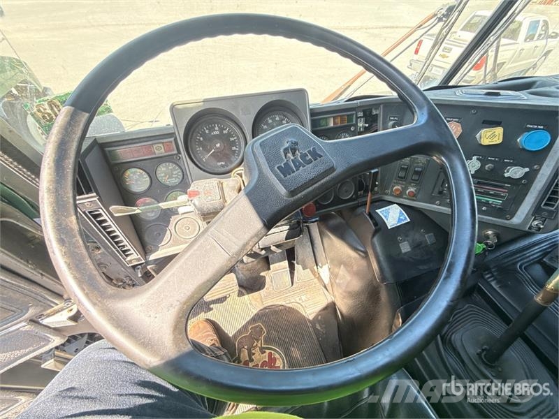 Mack MH600 6x4 T/A Cabover w/ Sleeper Dragbilar