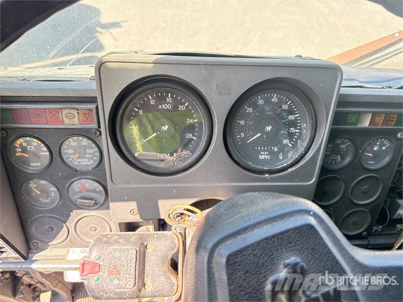 Mack MH600 6x4 T/A Cabover w/ Sleeper Dragbilar
