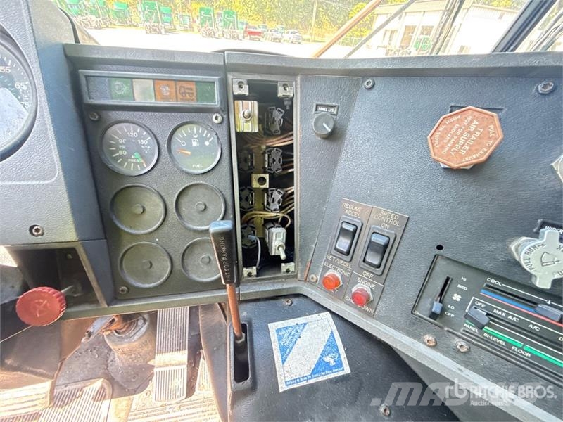 Mack MH600 6x4 T/A Cabover w/ Sleeper Dragbilar