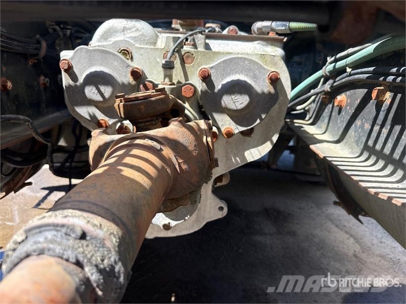 Mack MH613 6x4 T/A Cabover w/ Sleeper وحدات الجر